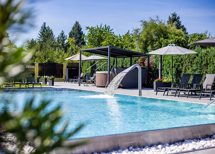 Aura Design&Garden PoolHotel Prag